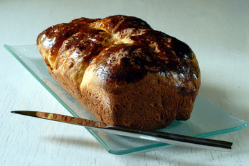 la brioche et le couteau