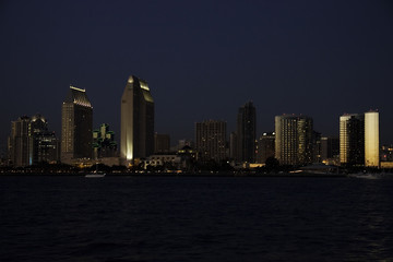 Fototapeta na wymiar San Diego panoramę 2 zmierzch