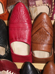 des chaussures, des babouches