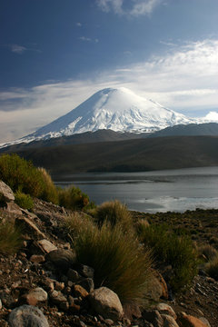 lac chungar&aacute; et volcan parinacota