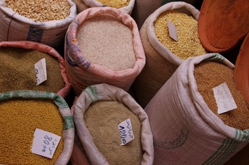 céréales en vrac dans un sac