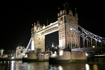 tower bridge at night