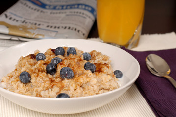 oatmeal with brown sugar and blueberries