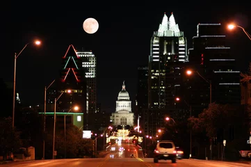 Foto op Plexiglas State Capitol Building & 39 s nachts in het centrum van Austin, Texas © Brandon Seidel