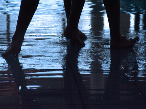 feeet in water