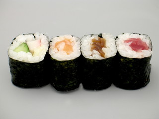  japanische sushi uramaki rolle