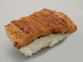 japanische nigiri sushi räucher aal