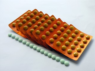 Naklejka premium green pills