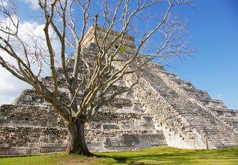 Obraz premium piramide di chichen itza