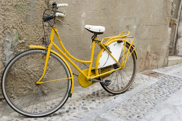 bicicletta gialla