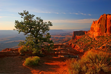 sunrise in canyonlands