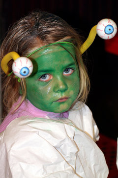 enfant d&eacute;guis&eacute;