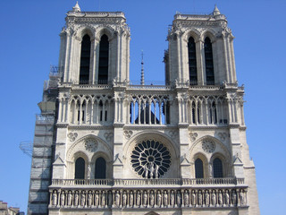 Fototapeta na wymiar przed Notre-Dame