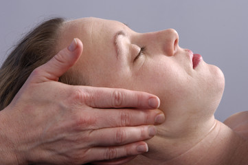 Fototapeta na wymiar massaging face