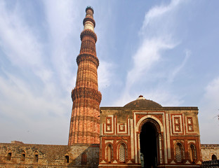 india, delhi: qutab minar