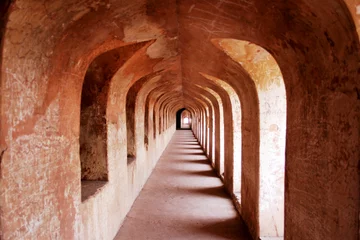 Gordijnen doorways in labyrinth, lucknow, india © Akhilesh Sharma