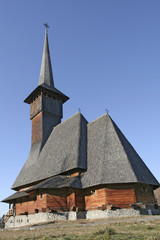 Fototapeta na wymiar drewniany kościół z tyłu