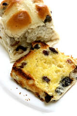  slices of freshly toasted hot cross buns