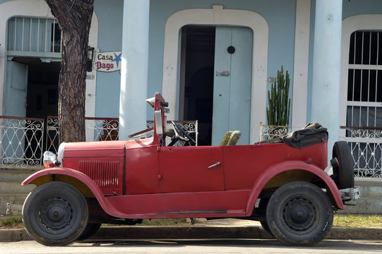 old vintage car in cuba