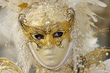 white gold eye