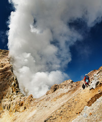 Fototapeta na wymiar aktywny wulkan