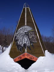Afwasbaar Fotobehang Indianen houten tent