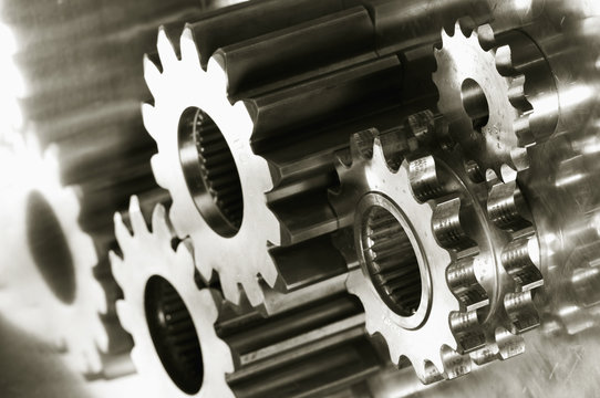 gear-machinery against titanium