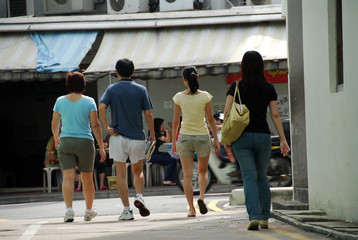 Obraz premium walking to food store