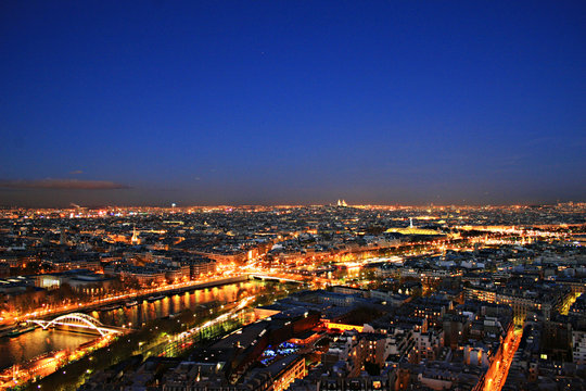 parigi di notte