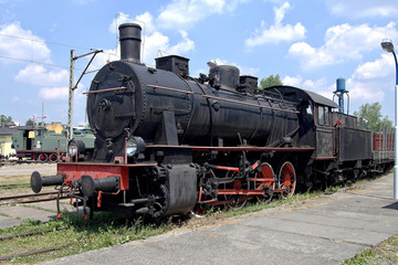 Fototapeta na wymiar old steam engine at station