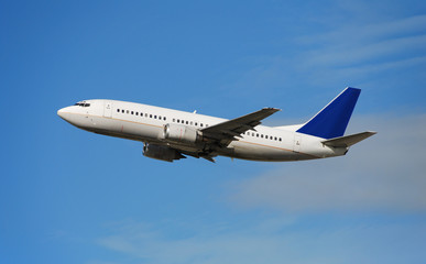 boeing 737 passenger jet - obrazy, fototapety, plakaty