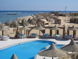 Foto auf Alu-Dibond piscine au bord d'un hotel en egypte © JC DRAPIER