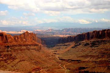 cllimbing lands of canyons