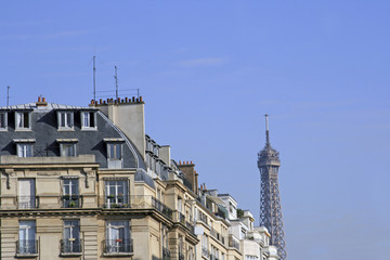 the eiffel tower as seen from passy street