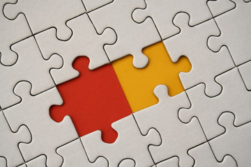 Fototapeta premium puzzle blanc, rouge et jaune