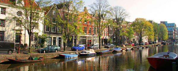 Fototapeta premium Canal in Amsterdam city
