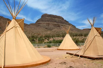 Tuinposter drie tipi& 39 s © Noel Powell