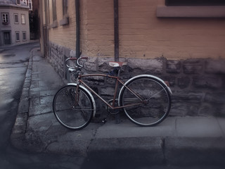 Fototapeta na wymiar stary rower w Starym Quebec