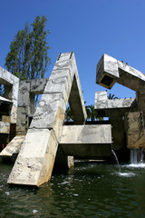 fountain at san francisco harbor