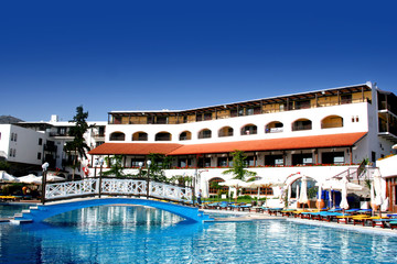 Fototapeta na wymiar beautiful beach side resort hotel in crete