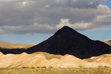 Fototapeta na wymiar shot of a pyramid shaped mountain in death valley