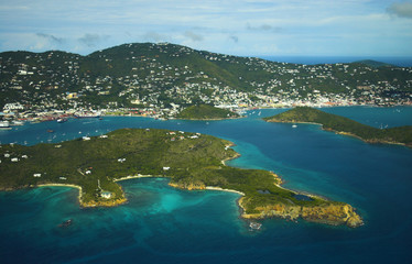Fototapeta premium flying over tropical islands