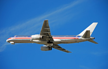 boeing jet airplane in flight