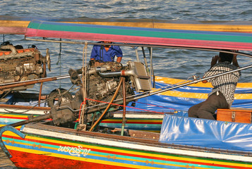 Fototapeta na wymiar long tail boats, chao praya river, bangkok