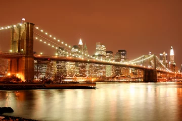 Muurstickers brooklyn bridge and manhattan skyline at night © Joshua Haviv