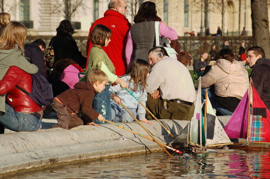 petits bateaux sur l'eau