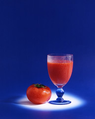 verre de jus de tomate
