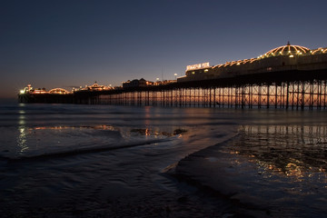 brighton pier at night