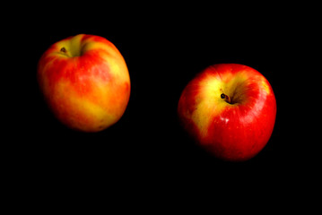  organic apples falling down