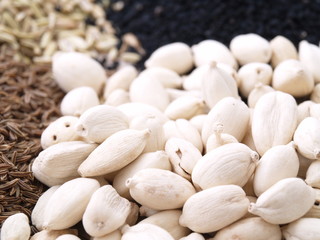 nah aufnahme weißer kardamom